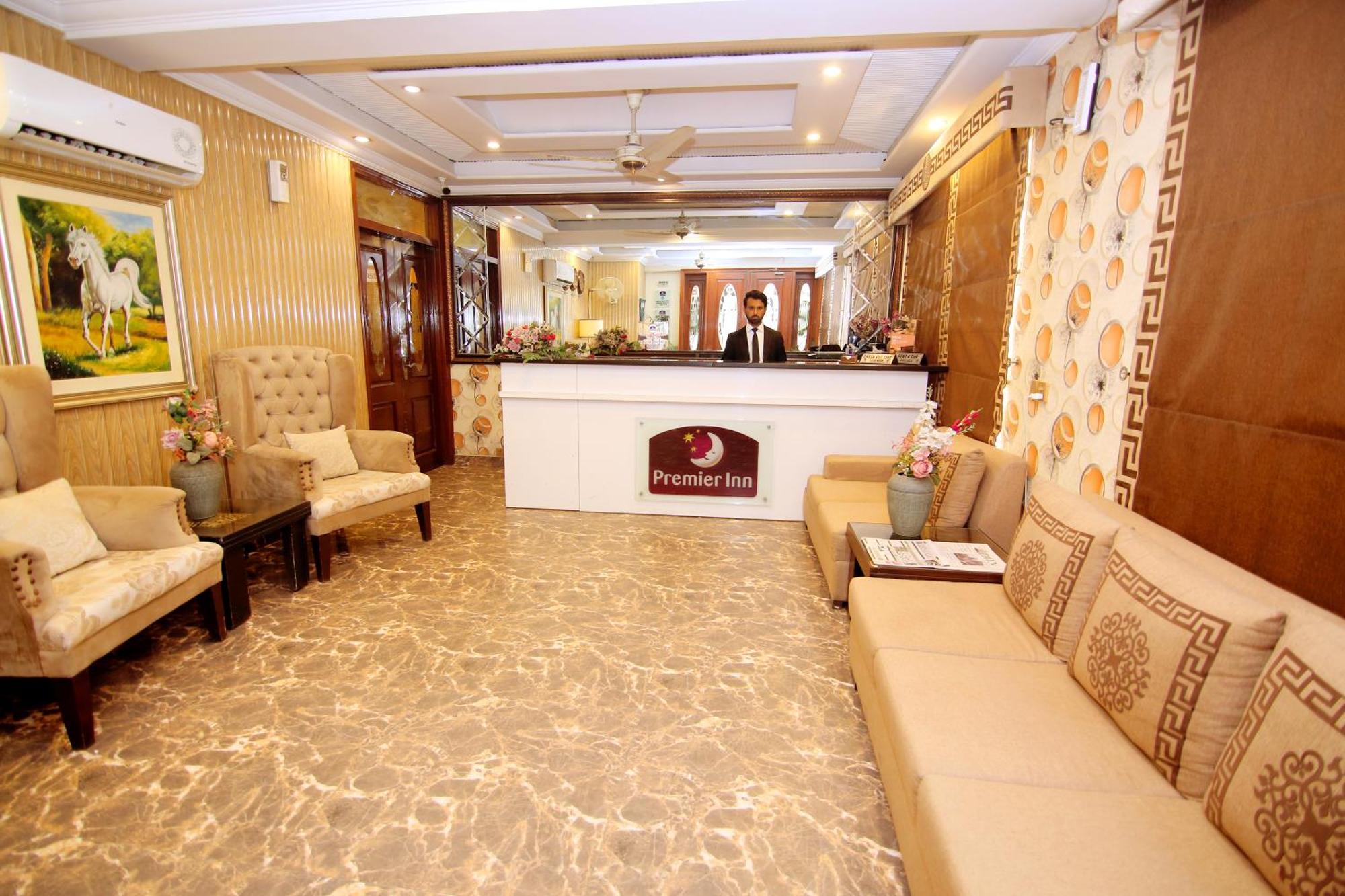 Premier Inn Grand Gulberg Lahore Exteriör bild