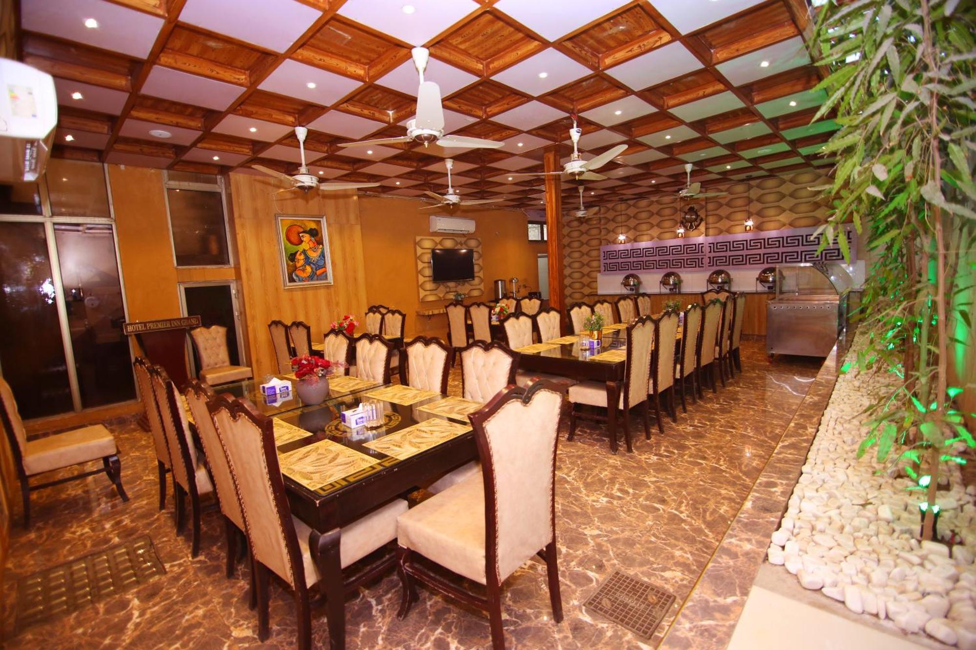 Premier Inn Grand Gulberg Lahore Exteriör bild